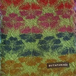 BUTAPANA Japanese Patterned Wool Knit Scarf Flower